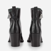 E559 Jana Felmini